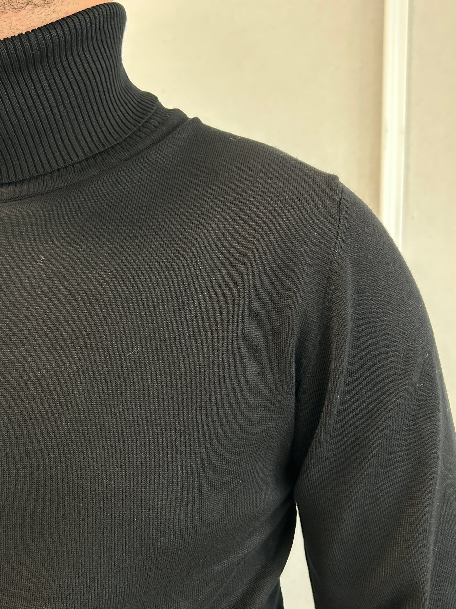 Pull Col Roulé Noir